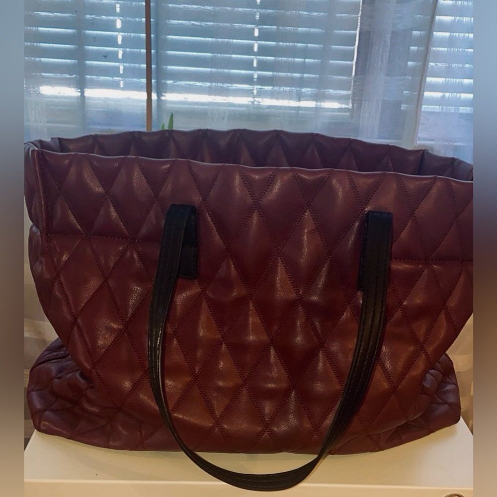 Givenchy medium/large purple purse with black handles - Picture 3 of 13